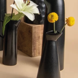 JARRA DE CERAMICA NEGRO